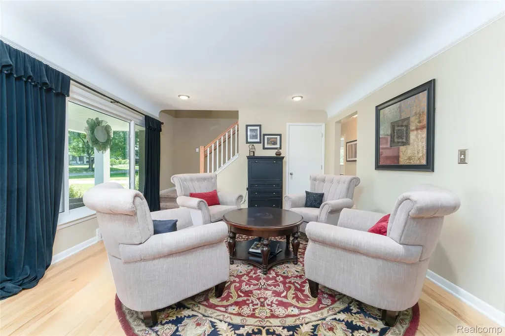 2172 Devonshire Road Bloomfield Charter Township MI 48302