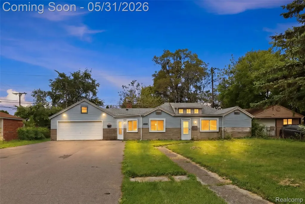 7268 Chalmers Avenue Warren City MI 48091