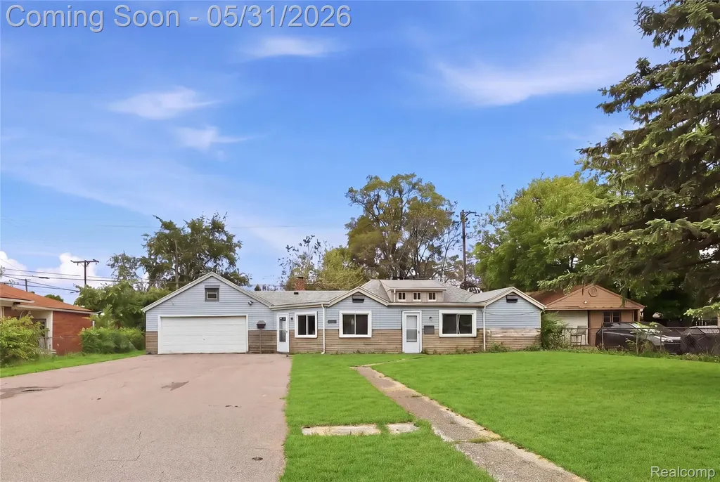 7268 Chalmers Avenue Warren City MI 48091
