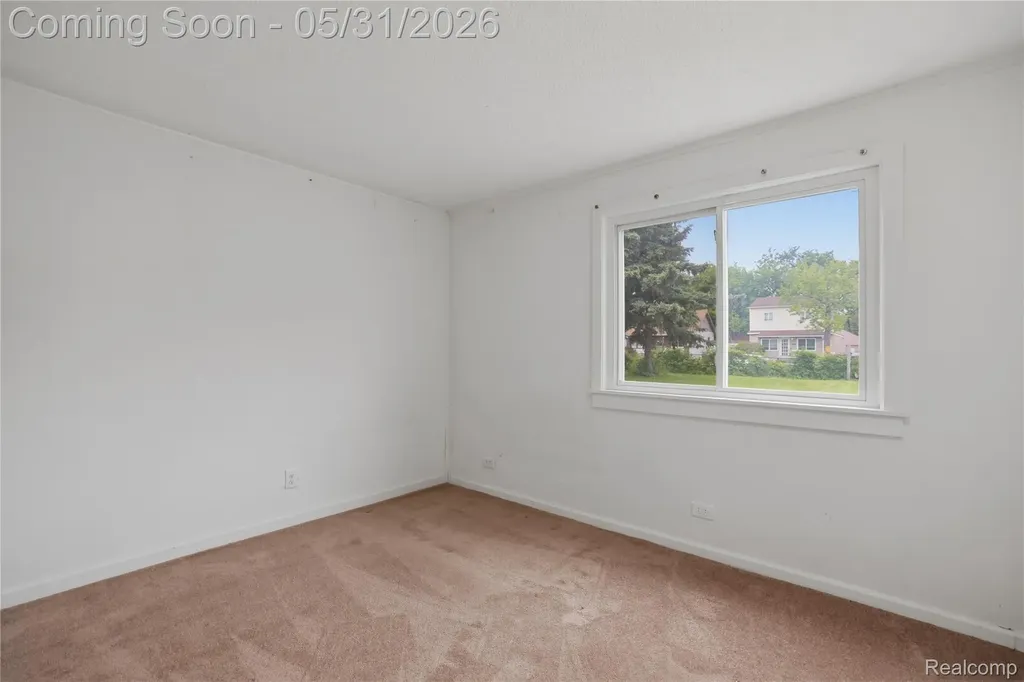 7268 Chalmers Avenue Warren City MI 48091
