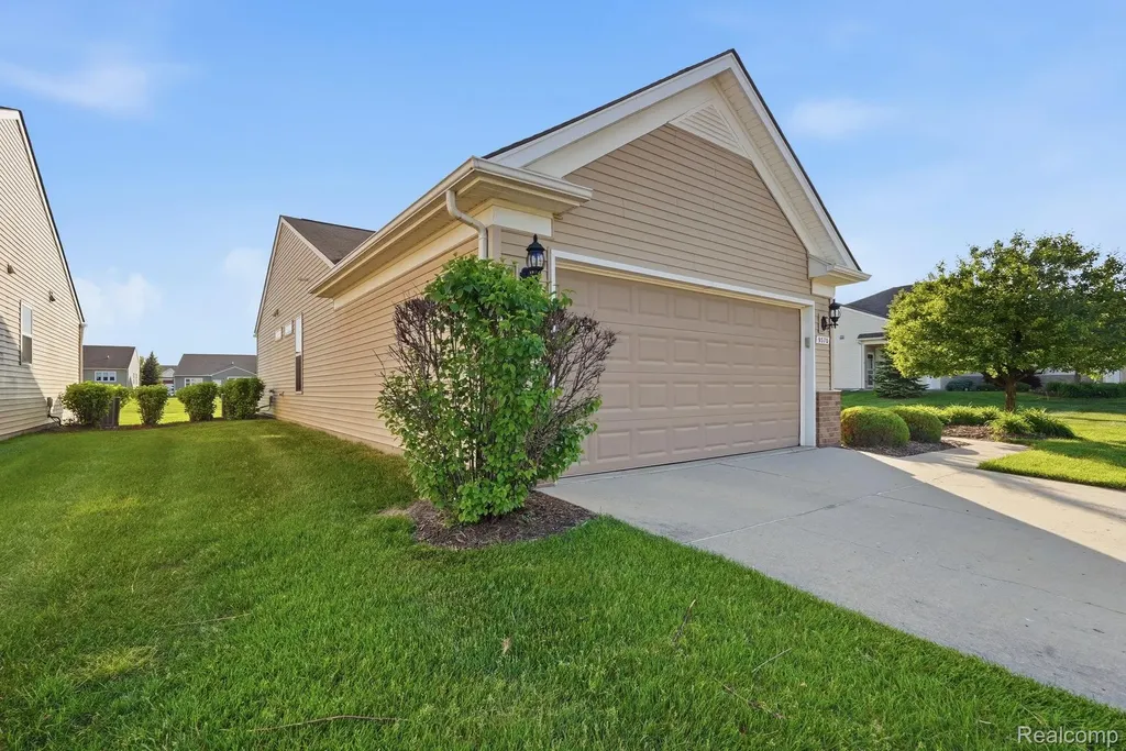 9370 Sand Hill Drive Grand Blanc Charter Township MI 48439
