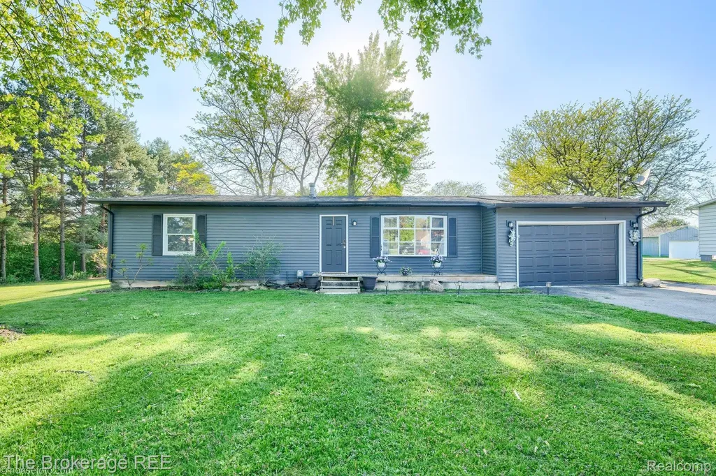 6288 Porter Road Grand Blanc Charter Township MI 48439