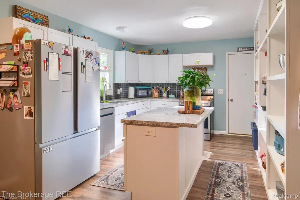 6288 Porter Road Grand Blanc Charter Township MI 48439