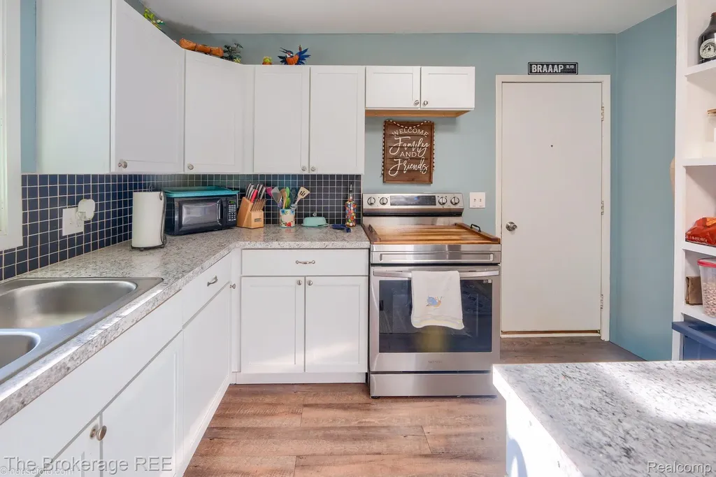 6288 Porter Road Grand Blanc Charter Township MI 48439