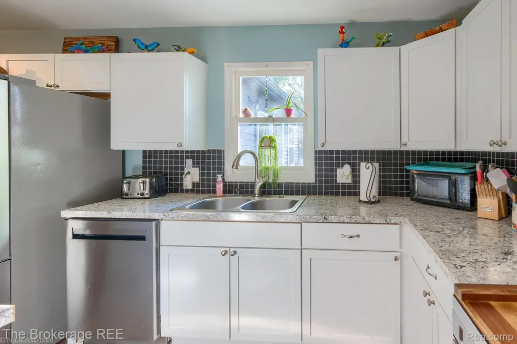 6288 Porter Road Grand Blanc Charter Township MI 48439