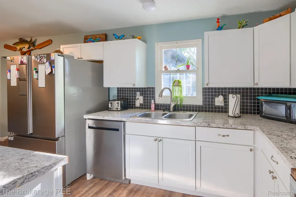 6288 Porter Road Grand Blanc Charter Township MI 48439