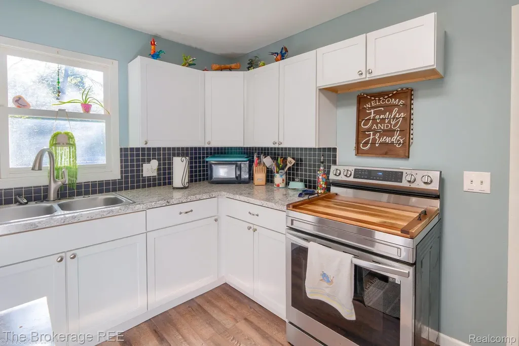 6288 Porter Road Grand Blanc Charter Township MI 48439