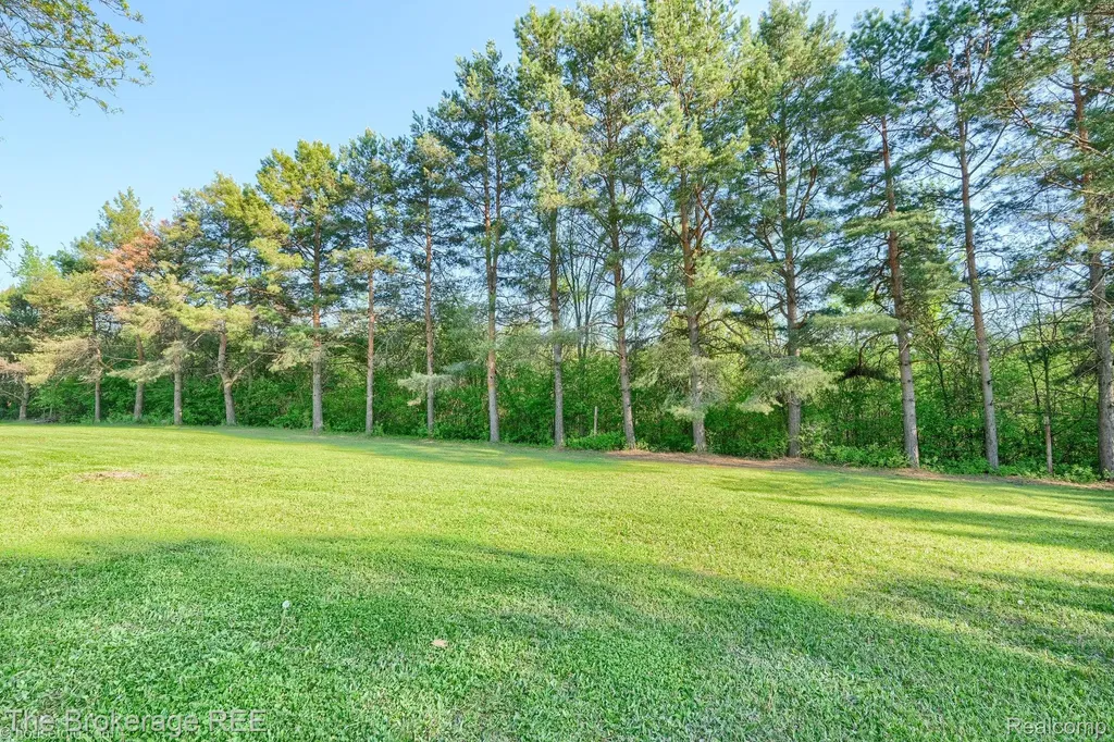 6288 Porter Road Grand Blanc Charter Township MI 48439