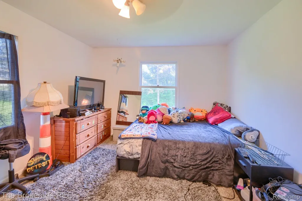 6288 Porter Road Grand Blanc Charter Township MI 48439