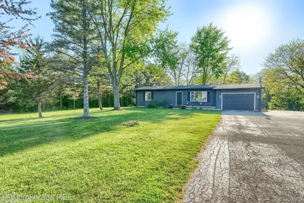 6288 Porter Road Grand Blanc Charter Township MI 48439