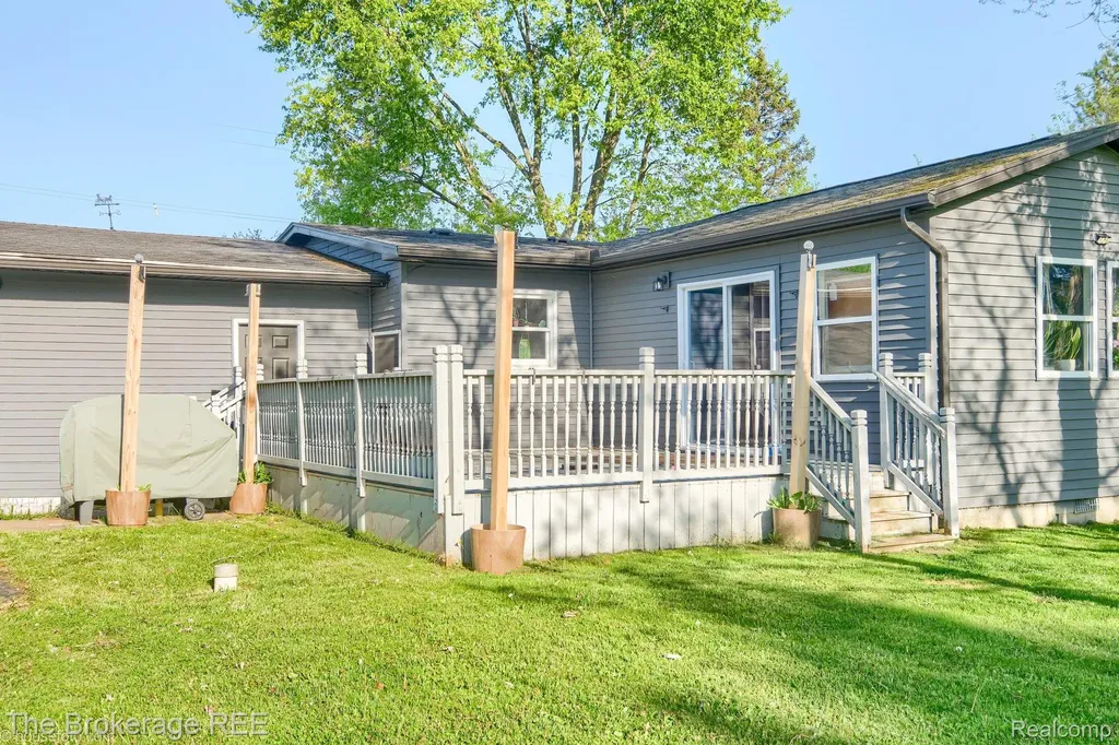 6288 Porter Road Grand Blanc Charter Township MI 48439
