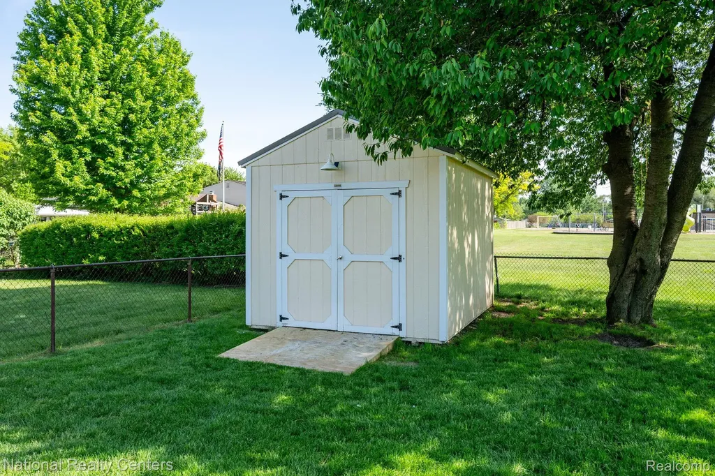 1760 Westwood Drive Madison Heights City MI 48071