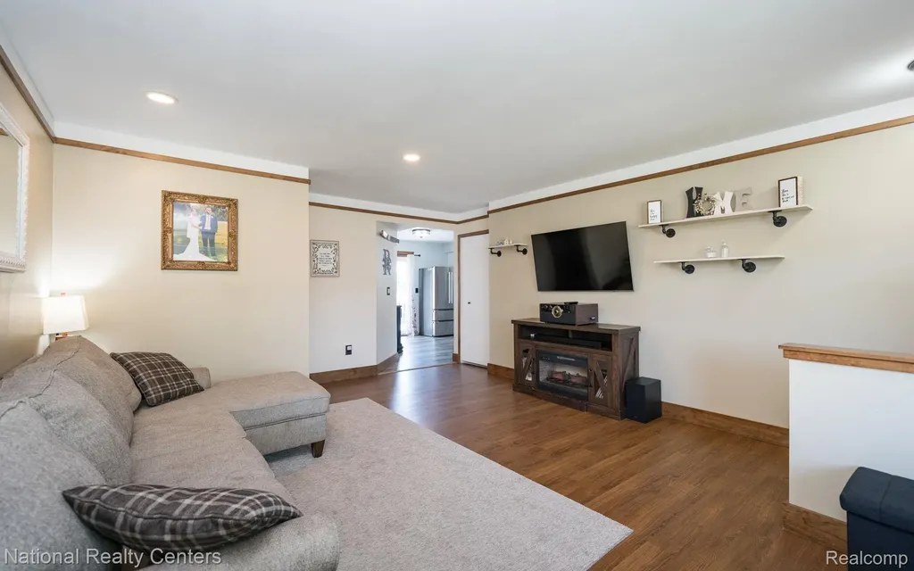 1760 Westwood Drive Madison Heights City MI 48071