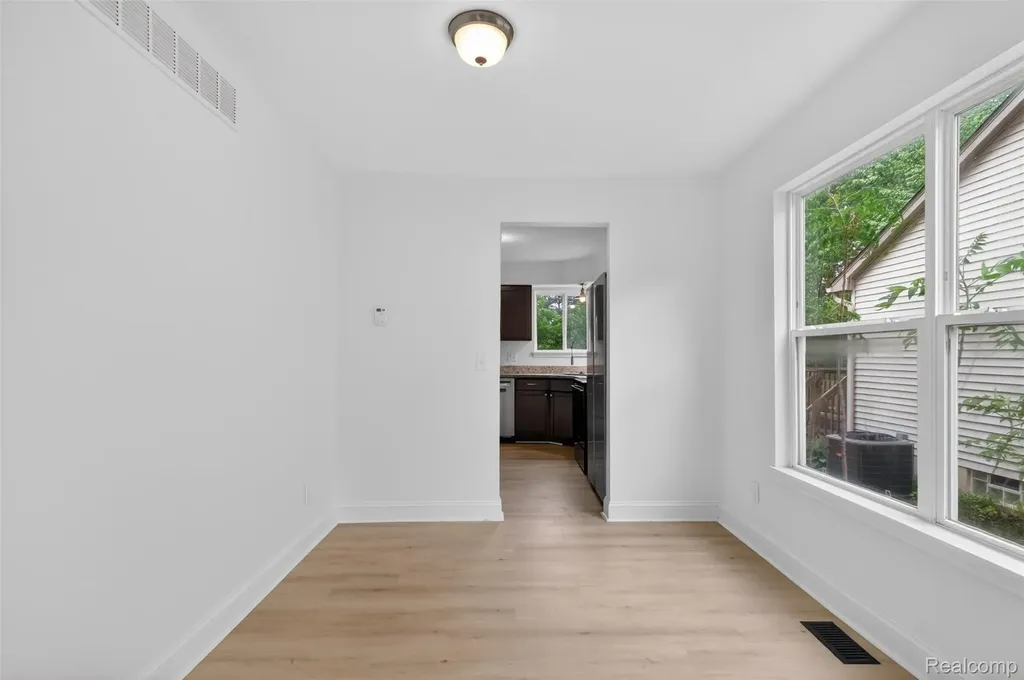 3457 Ashburnam Ann Arbor City MI 48105