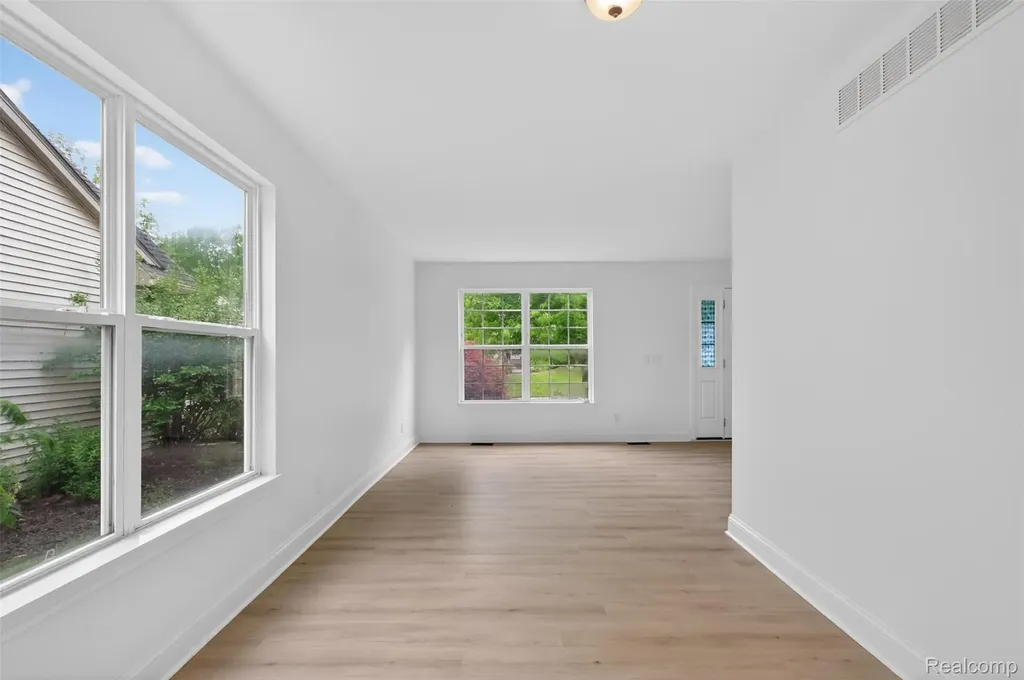 3457 Ashburnam Ann Arbor City MI 48105