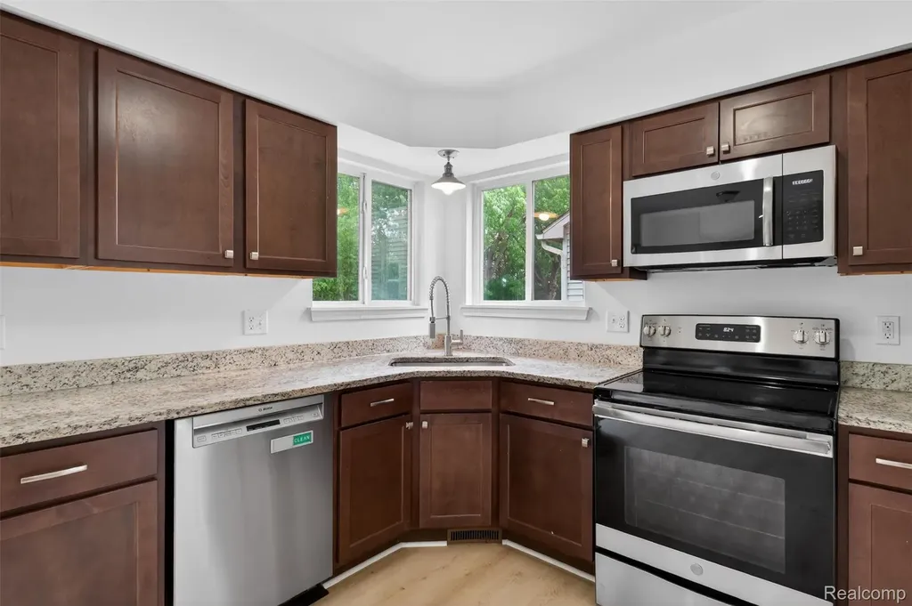 3457 Ashburnam Ann Arbor City MI 48105