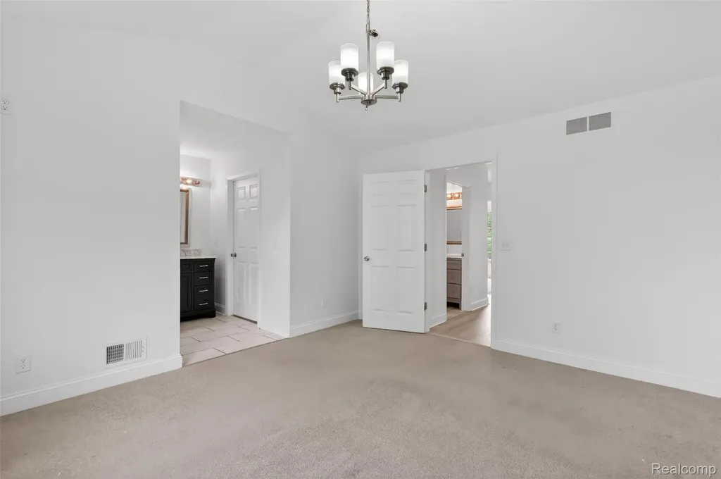 3457 Ashburnam Ann Arbor City MI 48105