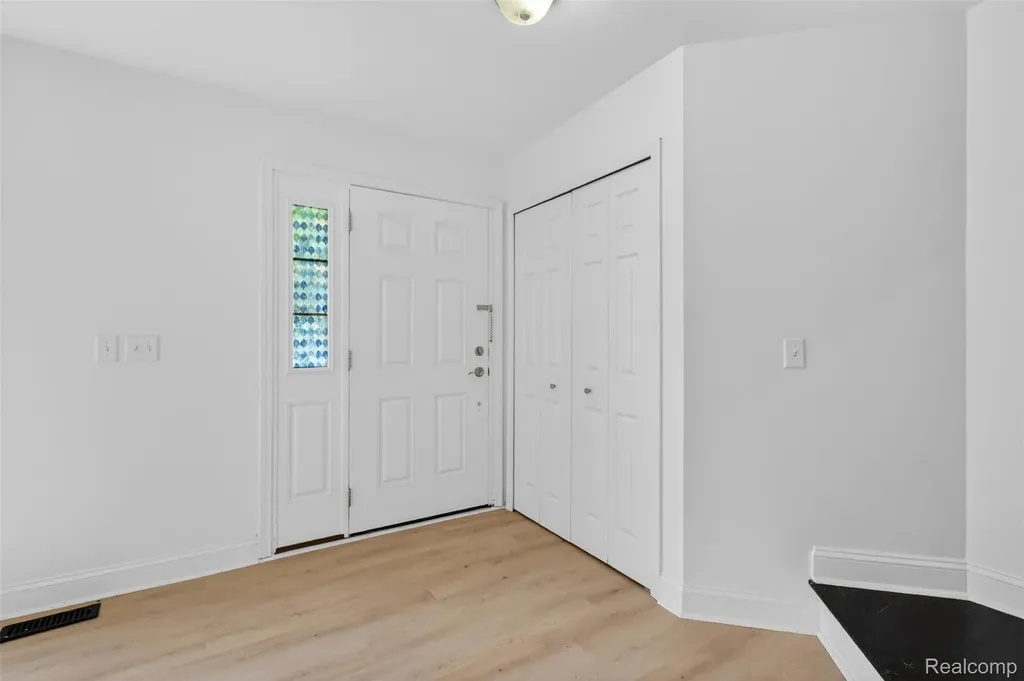 3457 Ashburnam Ann Arbor City MI 48105