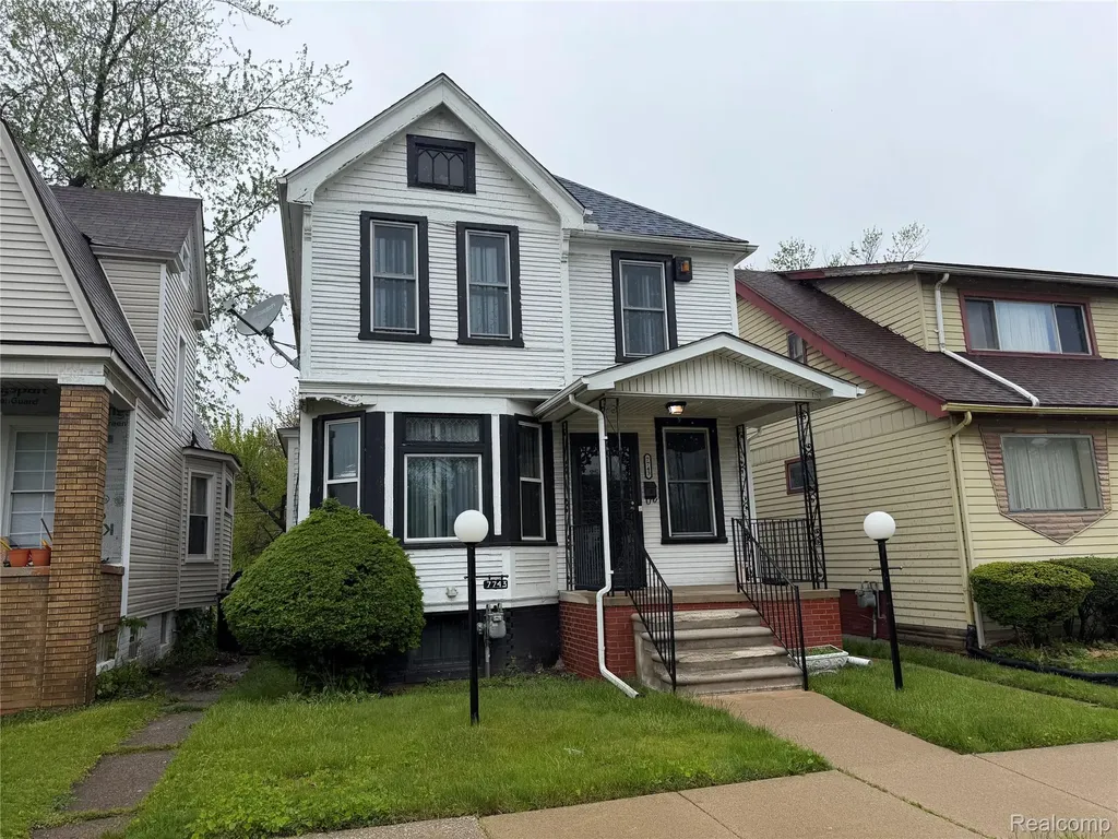 7743 E Canfield Street Detroit City MI 48214