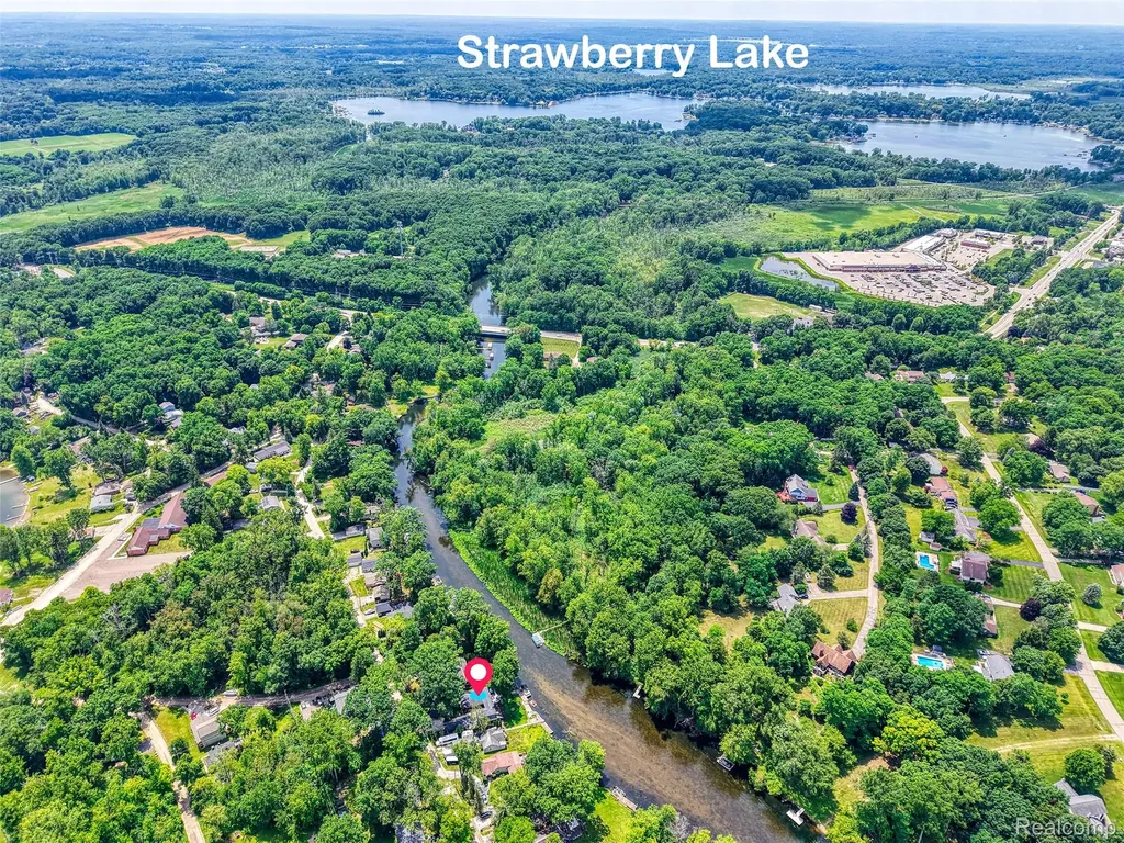 6415 Riverdale Road Hamburg Township MI 48189