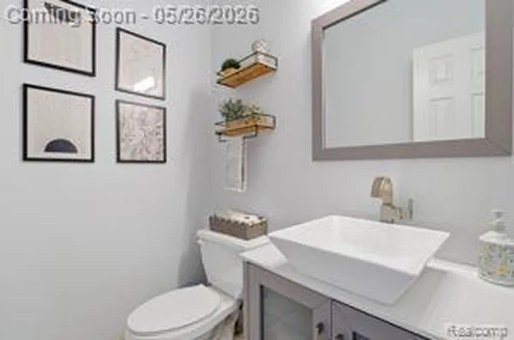 2389 Golfview Circle Fenton Charter Township MI 48430