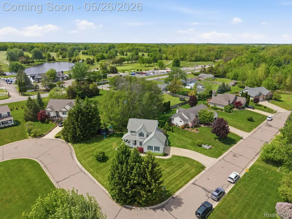2389 Golfview Circle Fenton Charter Township MI 48430