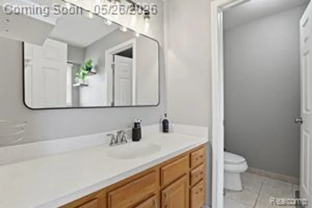 2389 Golfview Circle Fenton Charter Township MI 48430