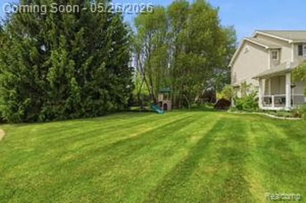 2389 Golfview Circle Fenton Charter Township MI 48430