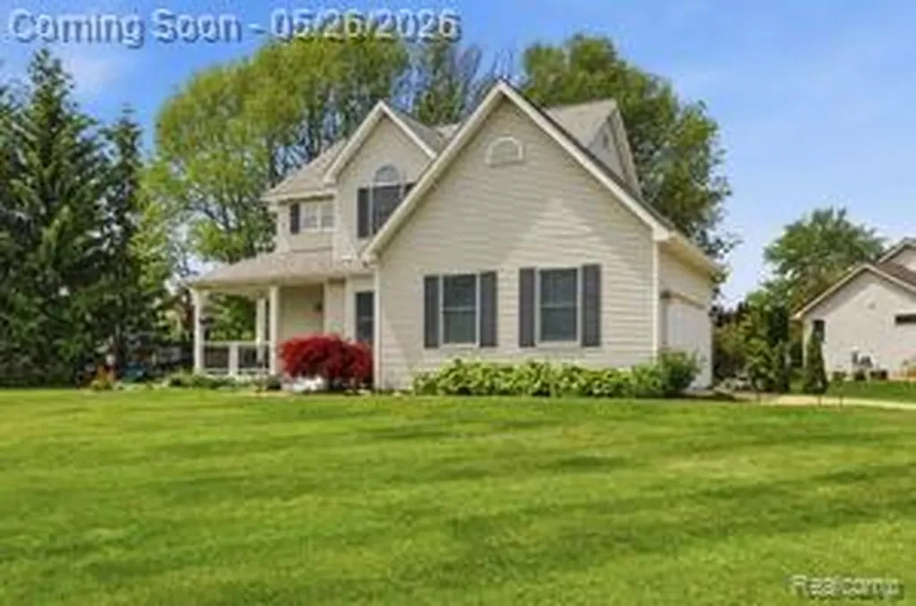2389 Golfview Circle Fenton Charter Township MI 48430