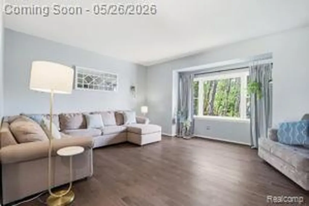 2389 Golfview Circle Fenton Charter Township MI 48430