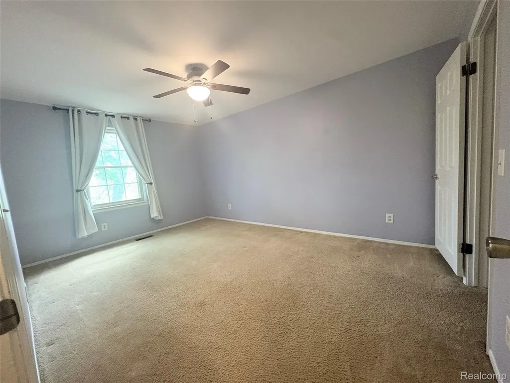 7595 Woodview Drive Waterford Charter Township MI 48327
