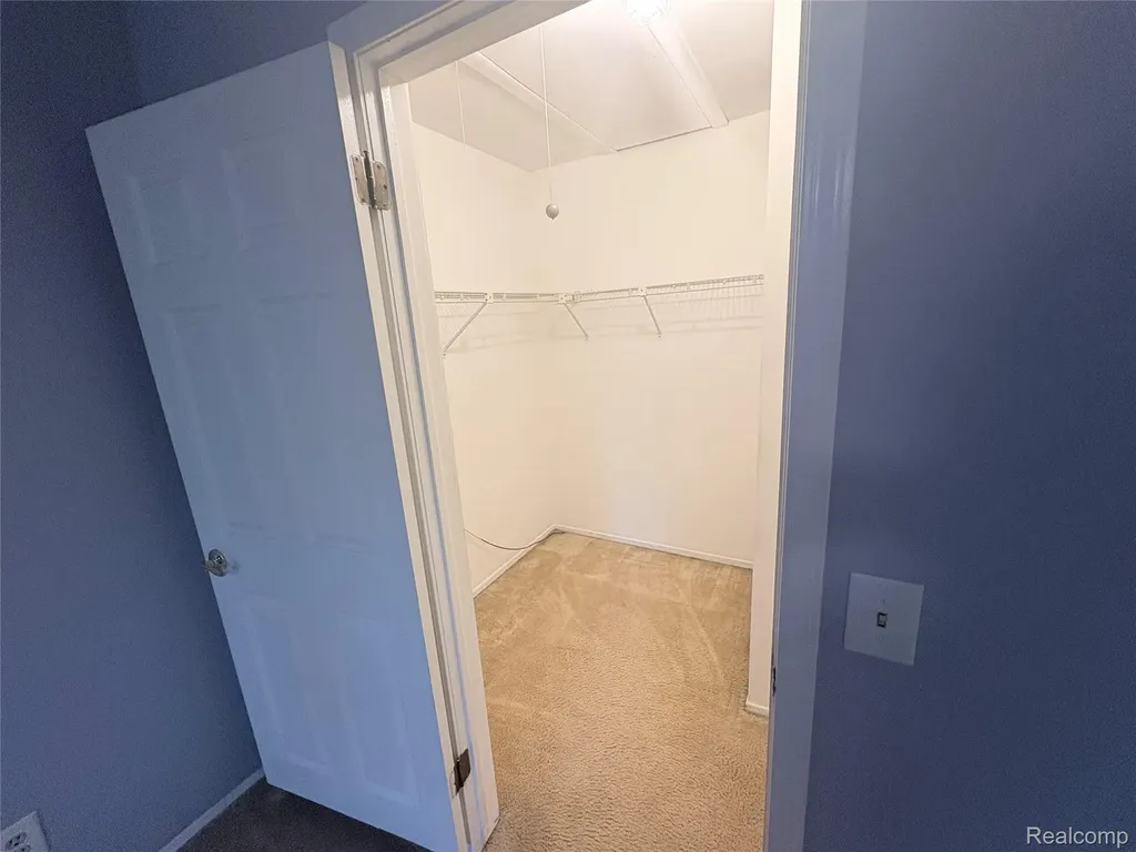 7595 Woodview Drive Waterford Charter Township MI 48327