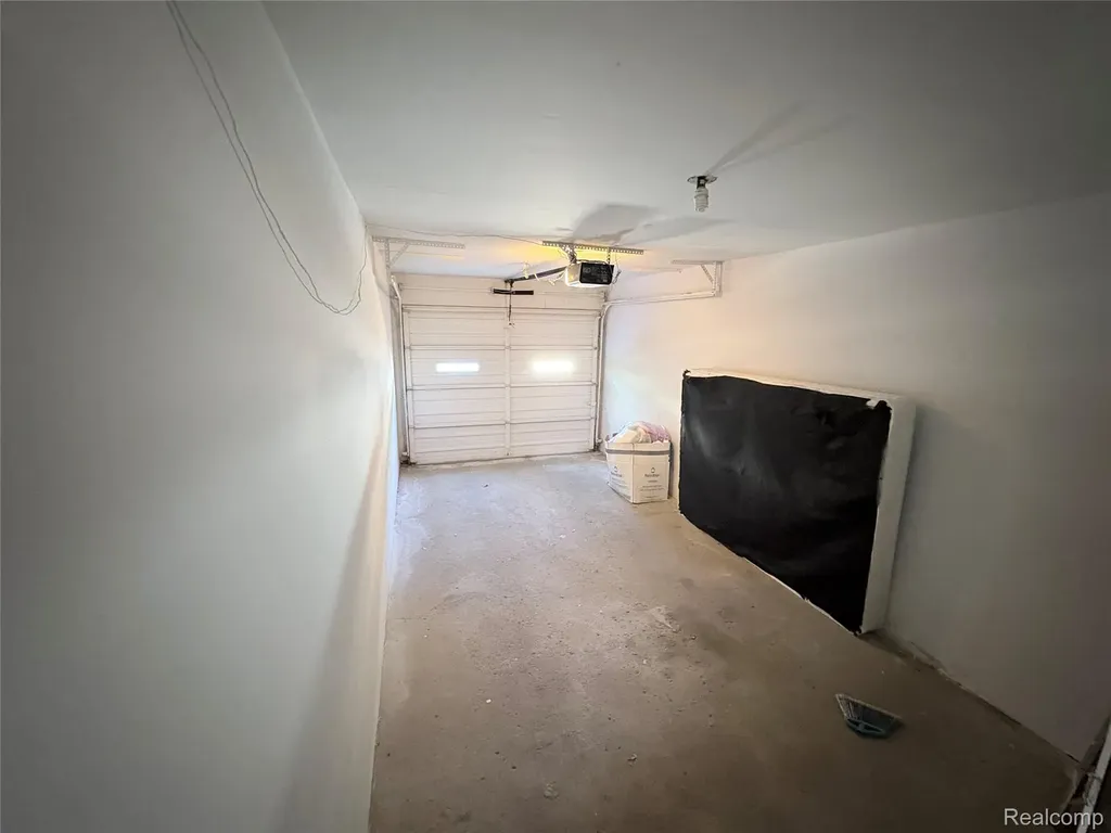 7595 Woodview Drive Waterford Charter Township MI 48327
