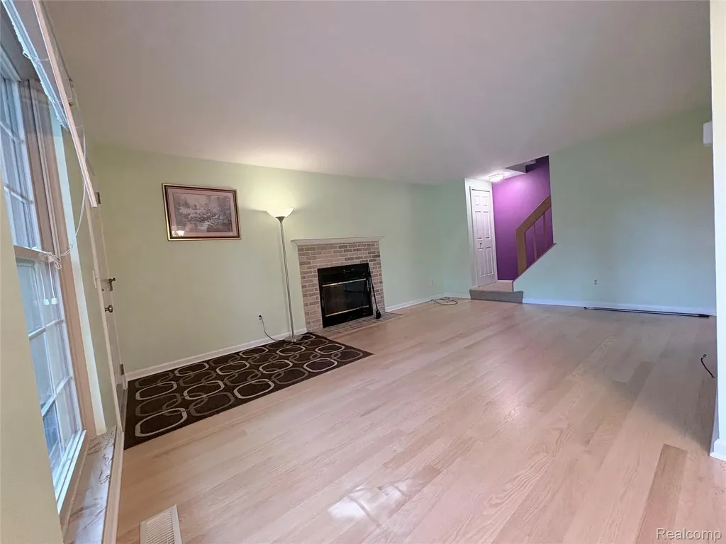 7595 Woodview Drive Waterford Charter Township MI 48327