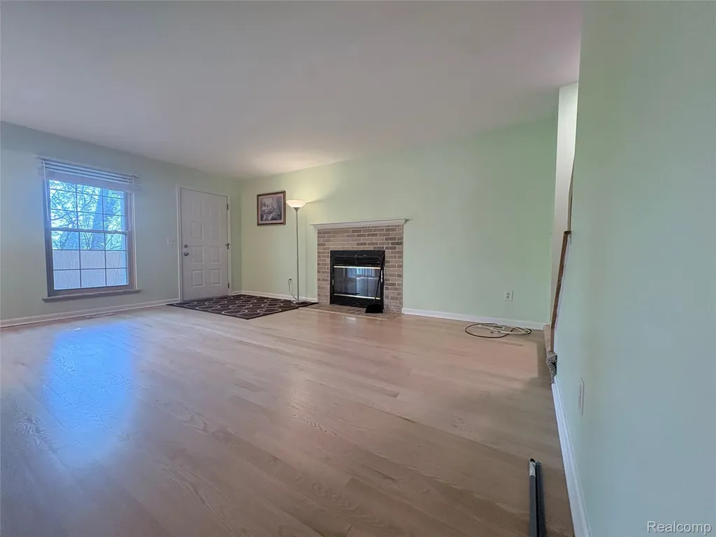 7595 Woodview Drive Waterford Charter Township MI 48327