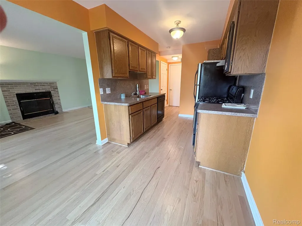 7595 Woodview Drive Waterford Charter Township MI 48327