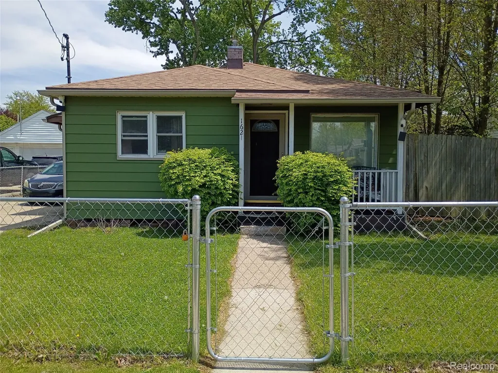 1621 Stocker Avenue Flint City MI 48503