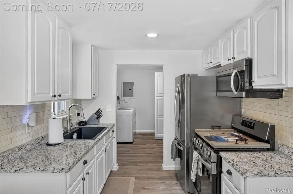 3045 Fisher Avenue Commerce Charter Township MI 48390