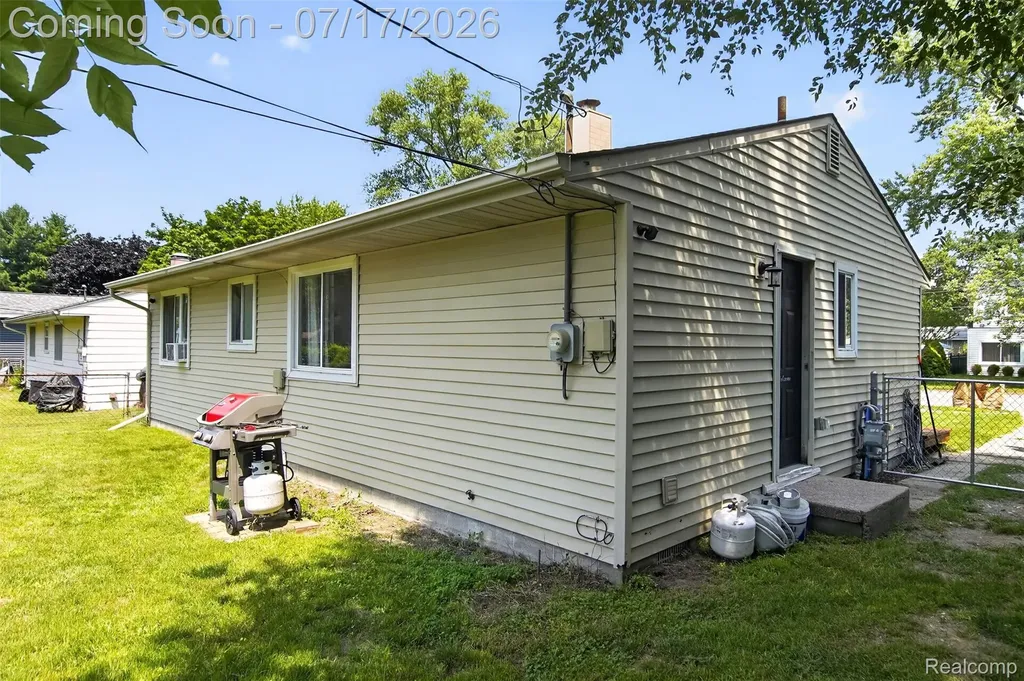 3045 Fisher Avenue Commerce Charter Township MI 48390