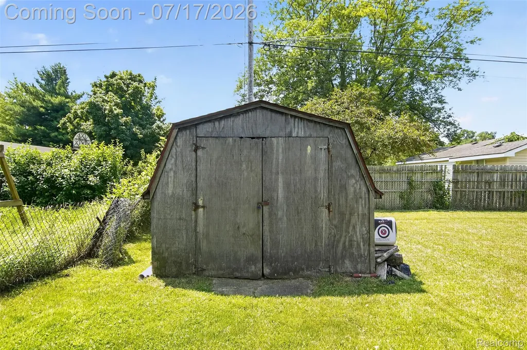 3045 Fisher Avenue Commerce Charter Township MI 48390