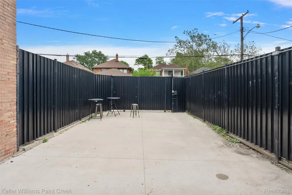16166 Meyers Road Detroit City MI 48235