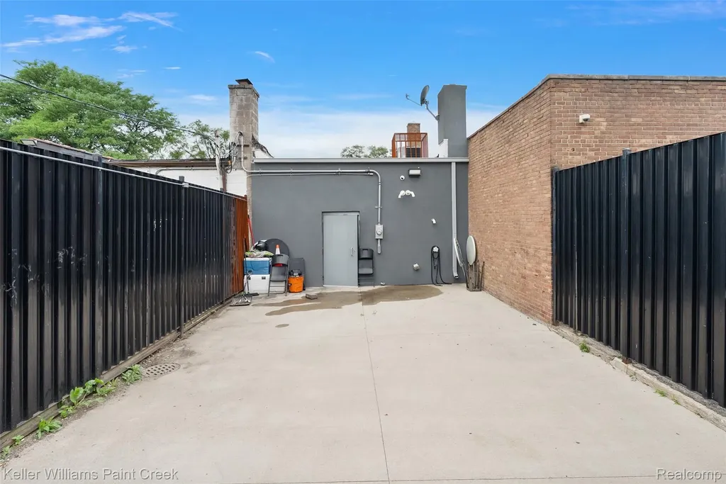 16166 Meyers Road Detroit City MI 48235
