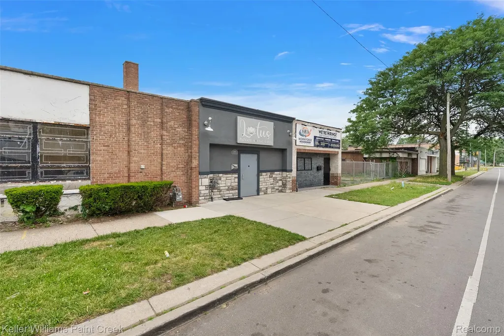 16166 Meyers Road Detroit City MI 48235