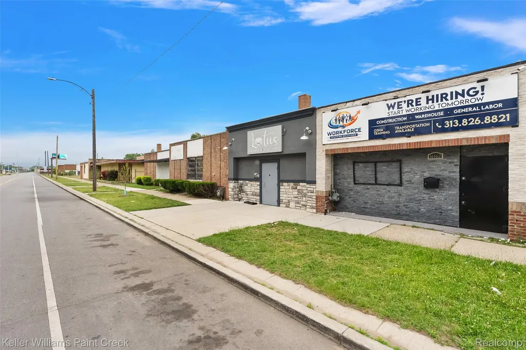 16166 Meyers Road Detroit City MI 48235