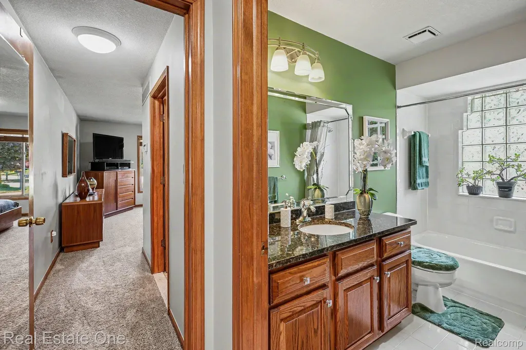 14972 River View Court Sterling Heights City MI 48313
