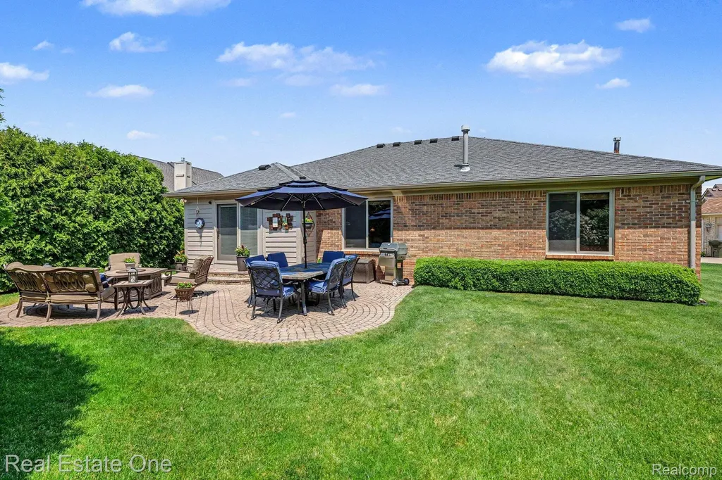 14972 River View Court Sterling Heights City MI 48313