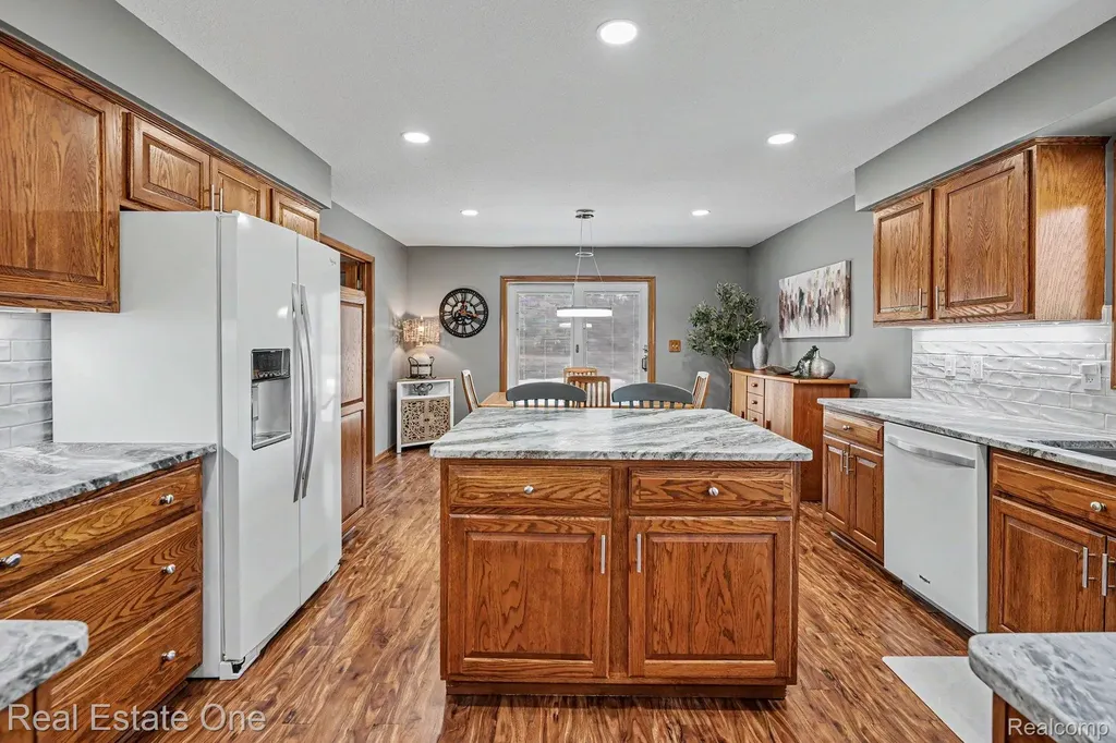 14972 River View Court Sterling Heights City MI 48313