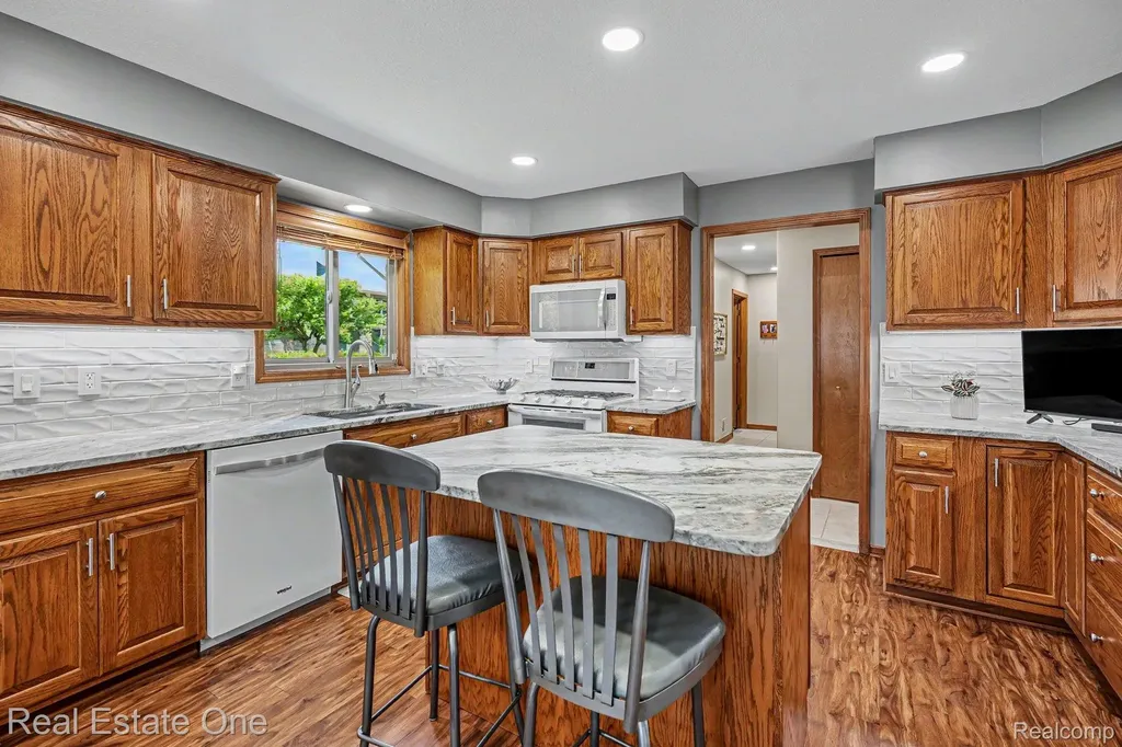 14972 River View Court Sterling Heights City MI 48313