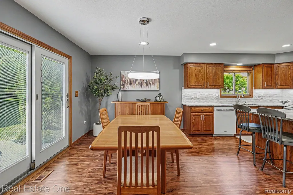 14972 River View Court Sterling Heights City MI 48313