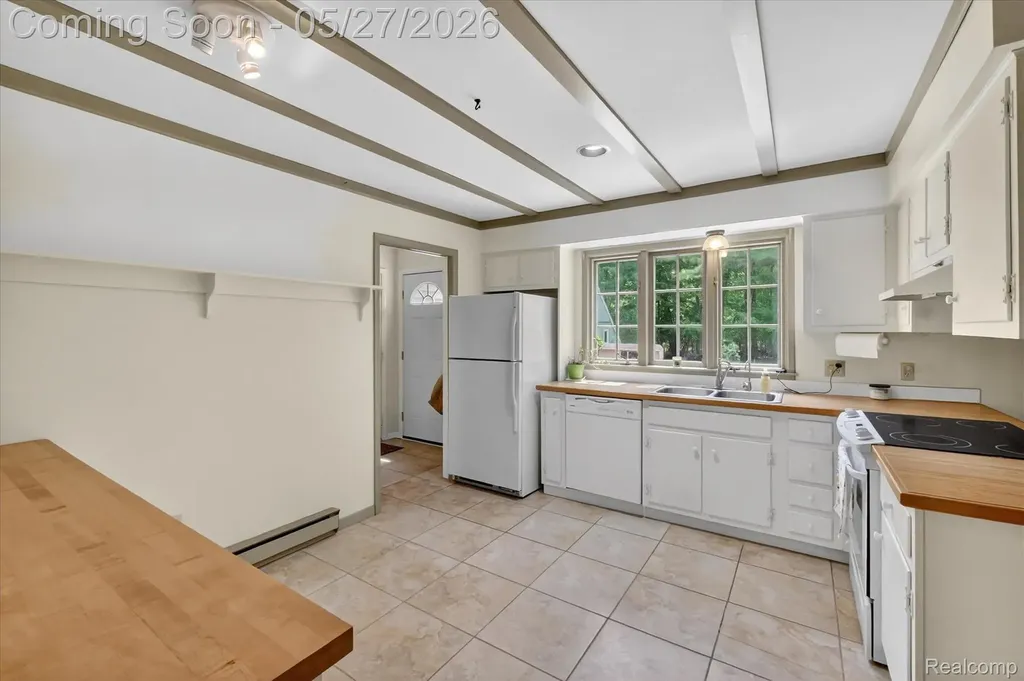 2240 Peppermill Road Lapeer Township MI 48446